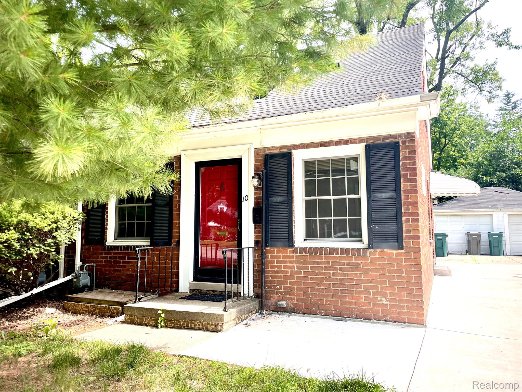 10 BENNINGTON LN 