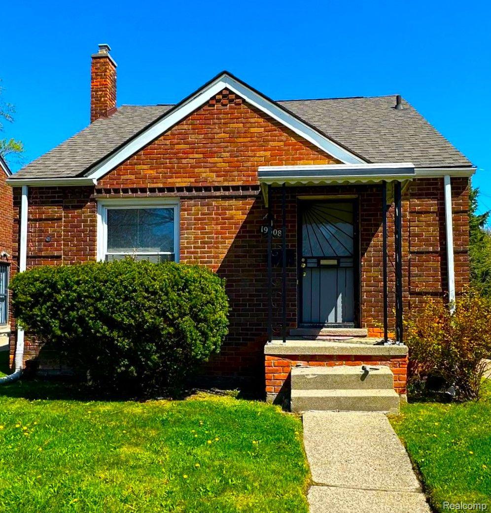 19608 HAMBURG ST 
