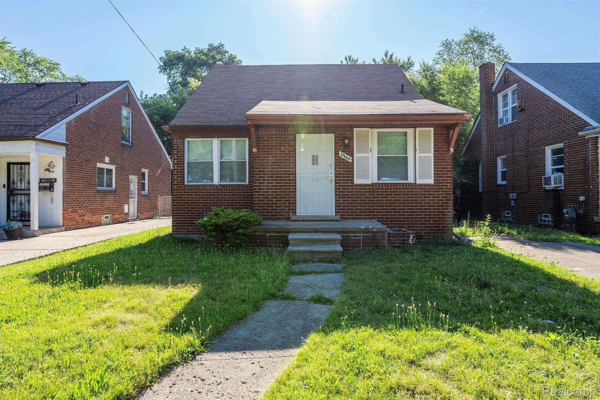 12660 GRANDMONT AVE 