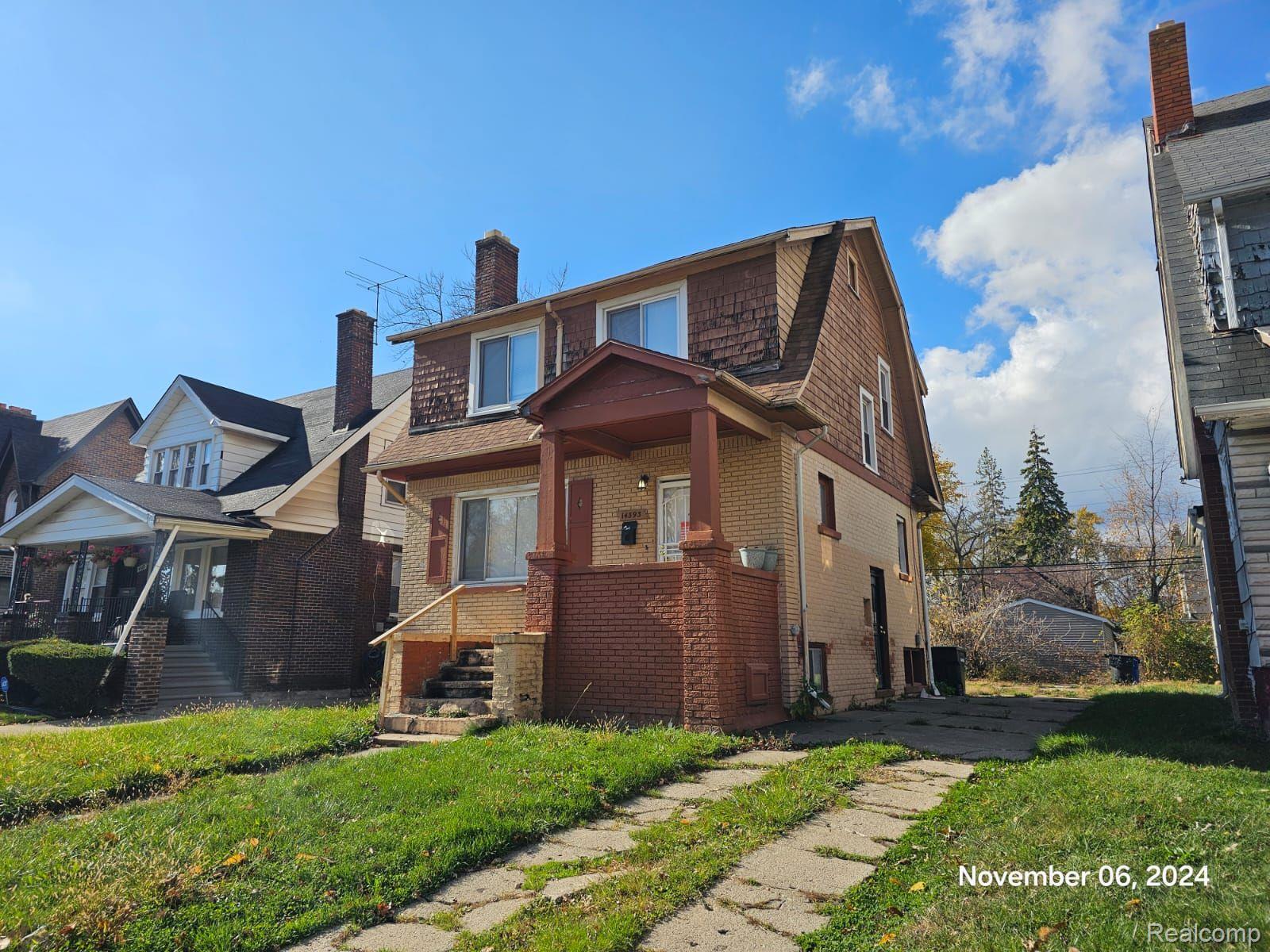 14393 STRATHMOOR ST 