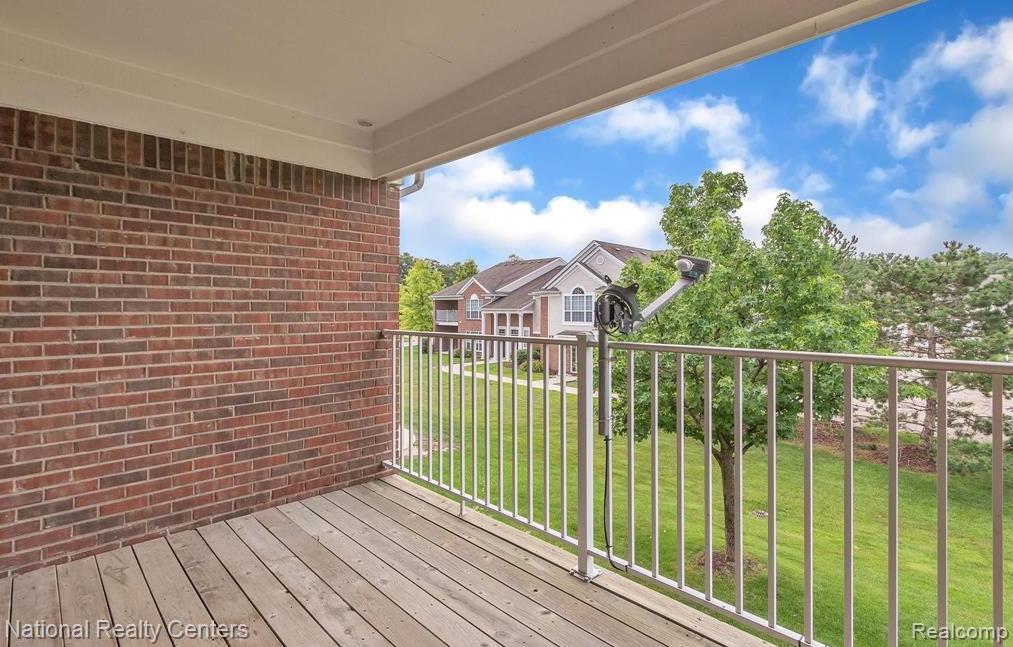 16707 CARRIAGE Way