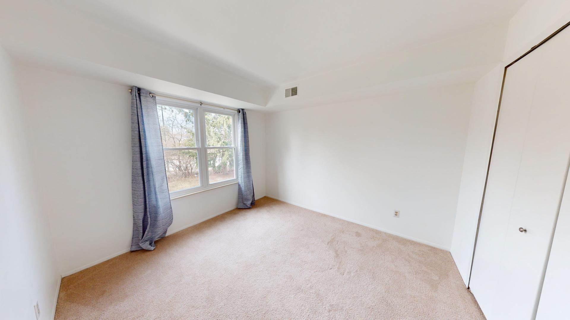 2221 S Huron Parkway Unit: 4 